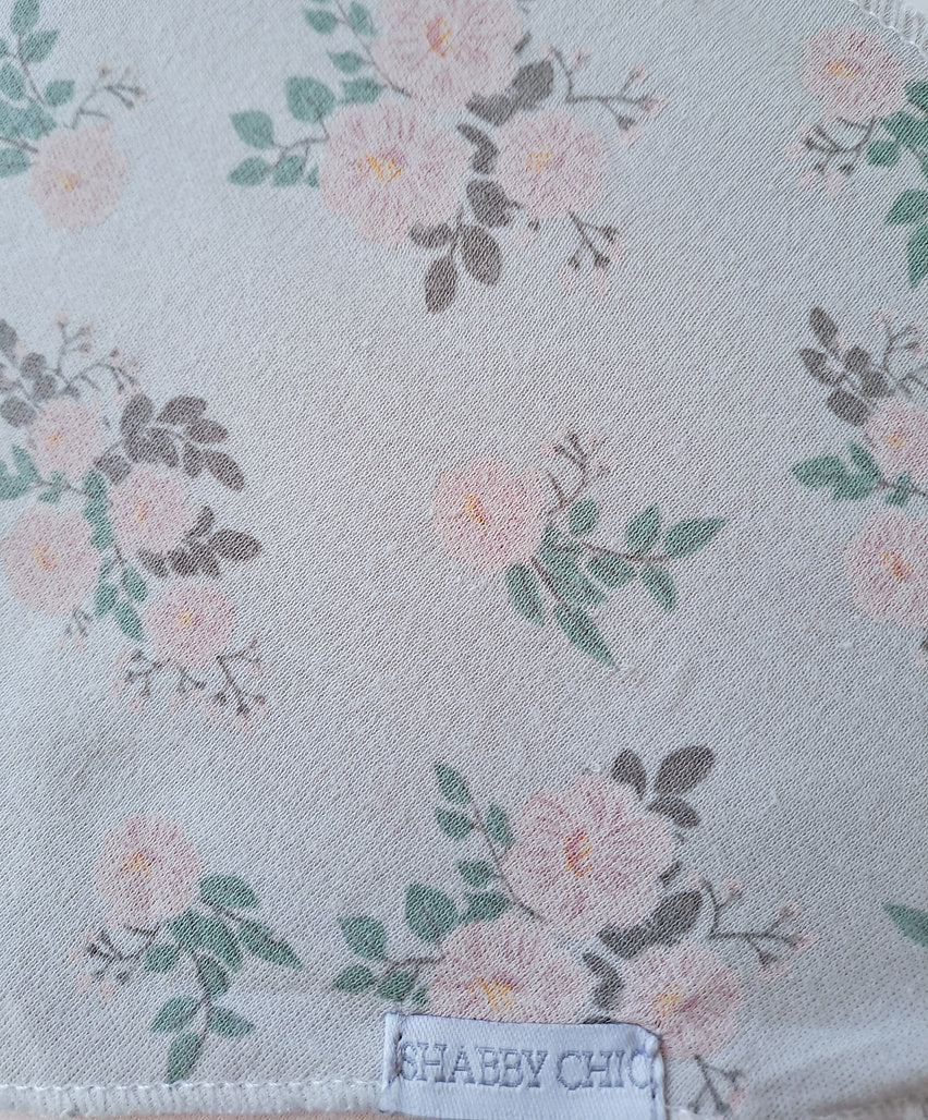 Shaby Chic set 5 bandana/babero verde flores rayas