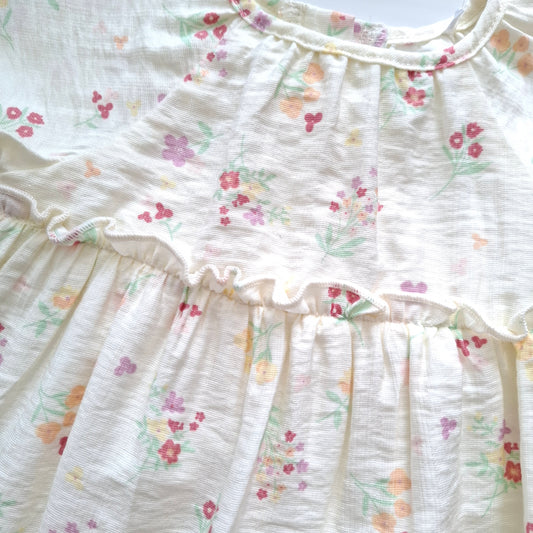 Primark vestido floreado con calzon y diadema - Talla 3a6meses