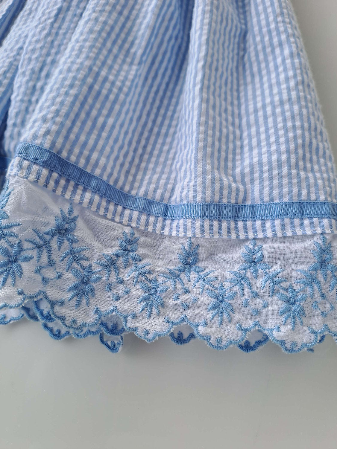 Young Hearts vestido celeste rayas blanco - Talla 12a18 meses