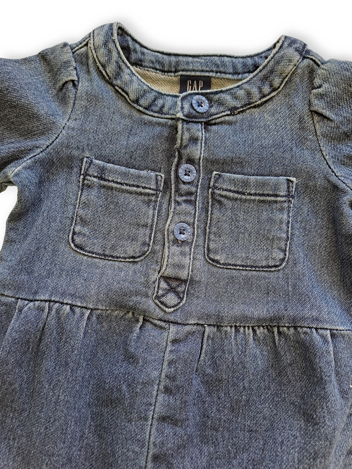 GAP Baby enterizo mezclilla botones - Talla 0a3 meses