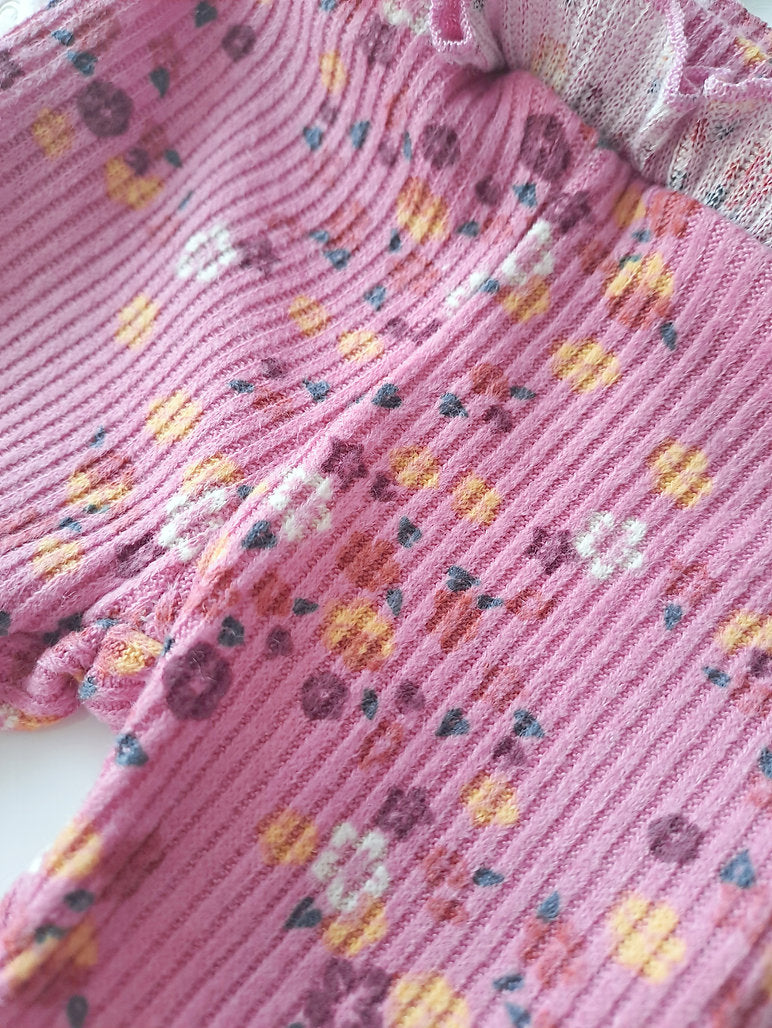 Jessica Simpson conjunto legging flores mameluco - Talla 6a9m