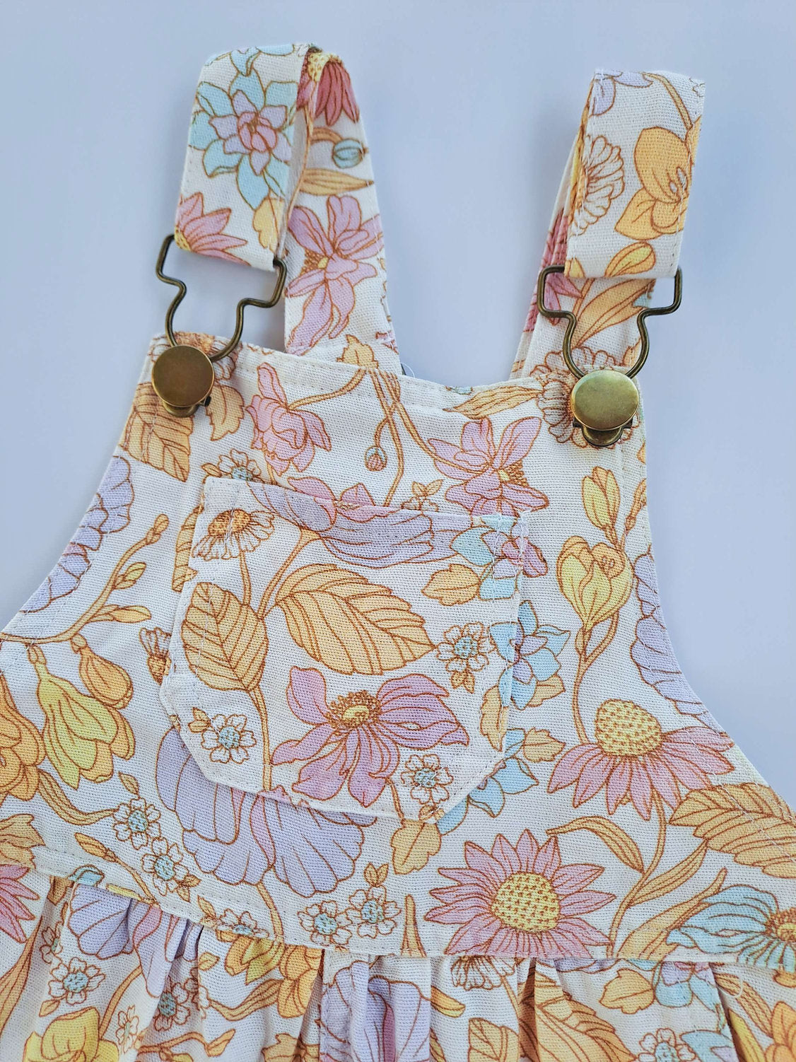 Bonnie & Harlo overall corto floreado - Talla 12a18 meses